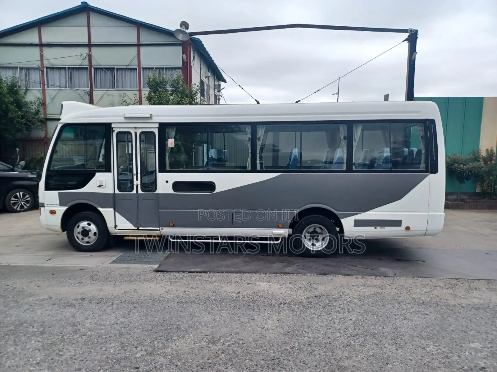 Mitsubishi Fuso Rosa 2018 White