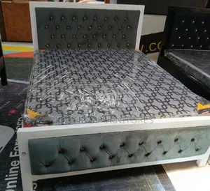 5x6 White Gray Bed
