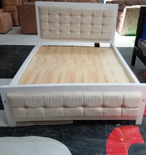 5x6 Cream Mocket Bed