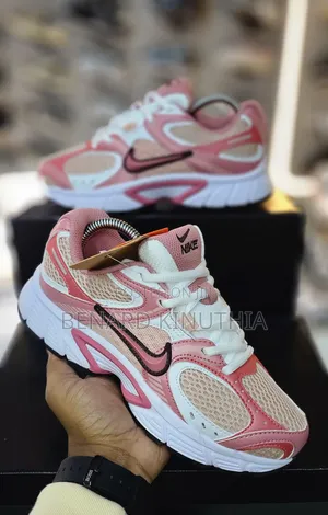 Nike RNR Washed Coral Size 36-42