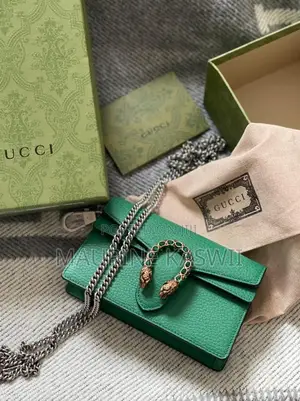 Gucci Desined Sling Bag Full Boxed