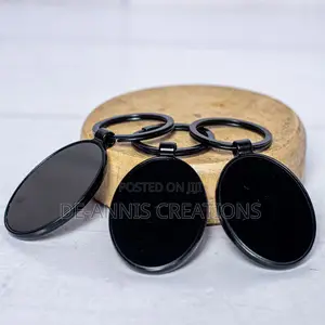 Round Metallic Keyholders Black