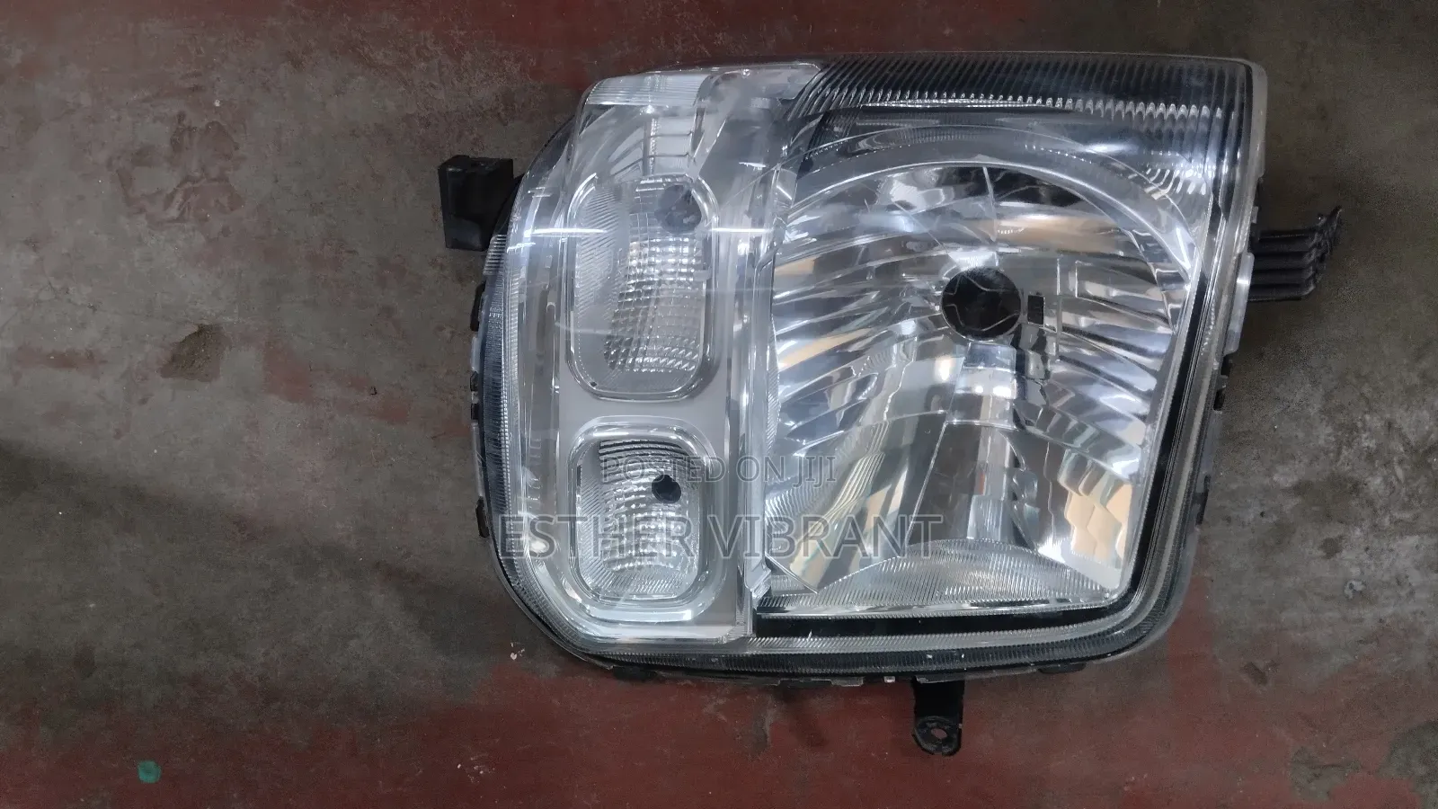 Suzuki Every Headlight