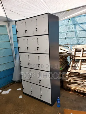 15 Door Gym Compartments