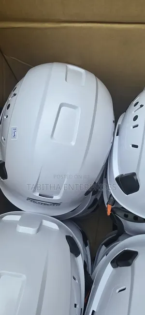 Helmet/Protective Helmet Wear