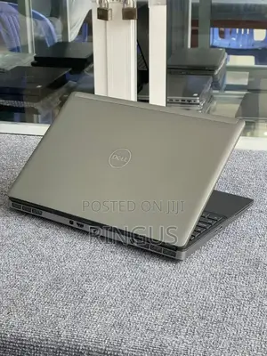 Laptop Dell Precision 15 7550 32GB Intel Core i7 SSD 512GB