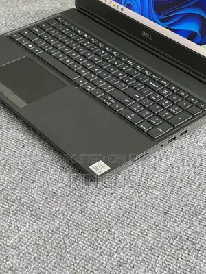 Laptop Dell Precision 15 7550 32GB Intel Core i7 SSD 512GB