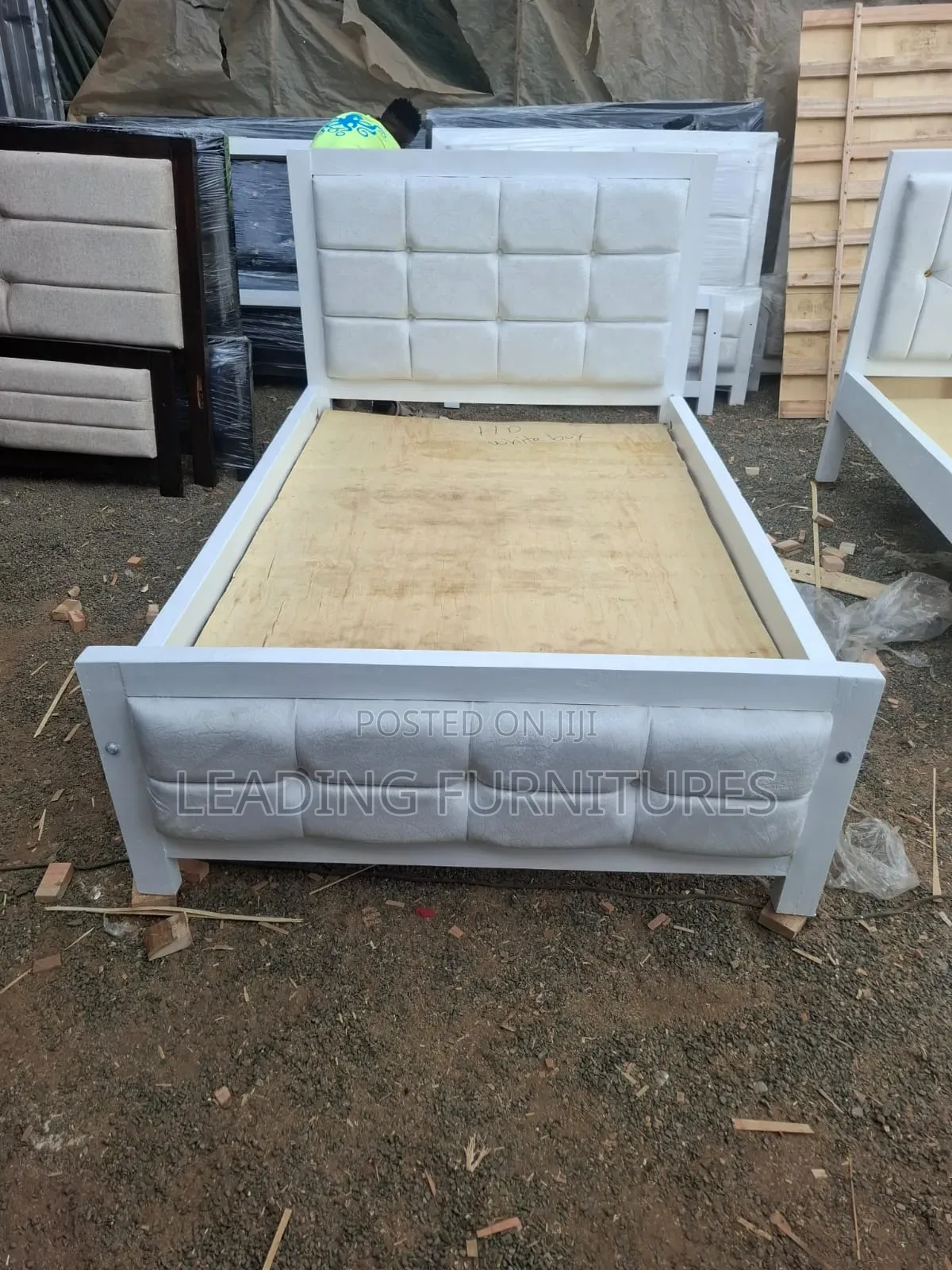 White Black Mocket Bed 4x6