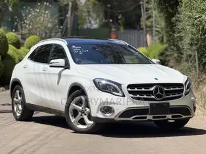 Mercedes-Benz GLA-Class 2019 White