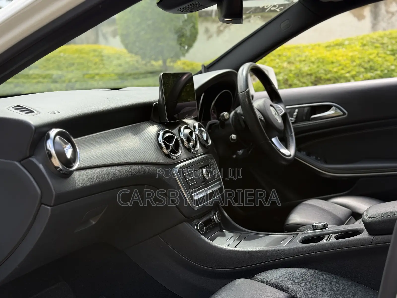 Mercedes-Benz GLA-Class 2019 White