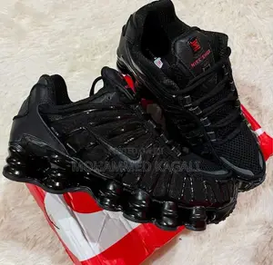 New Era Nike Shox