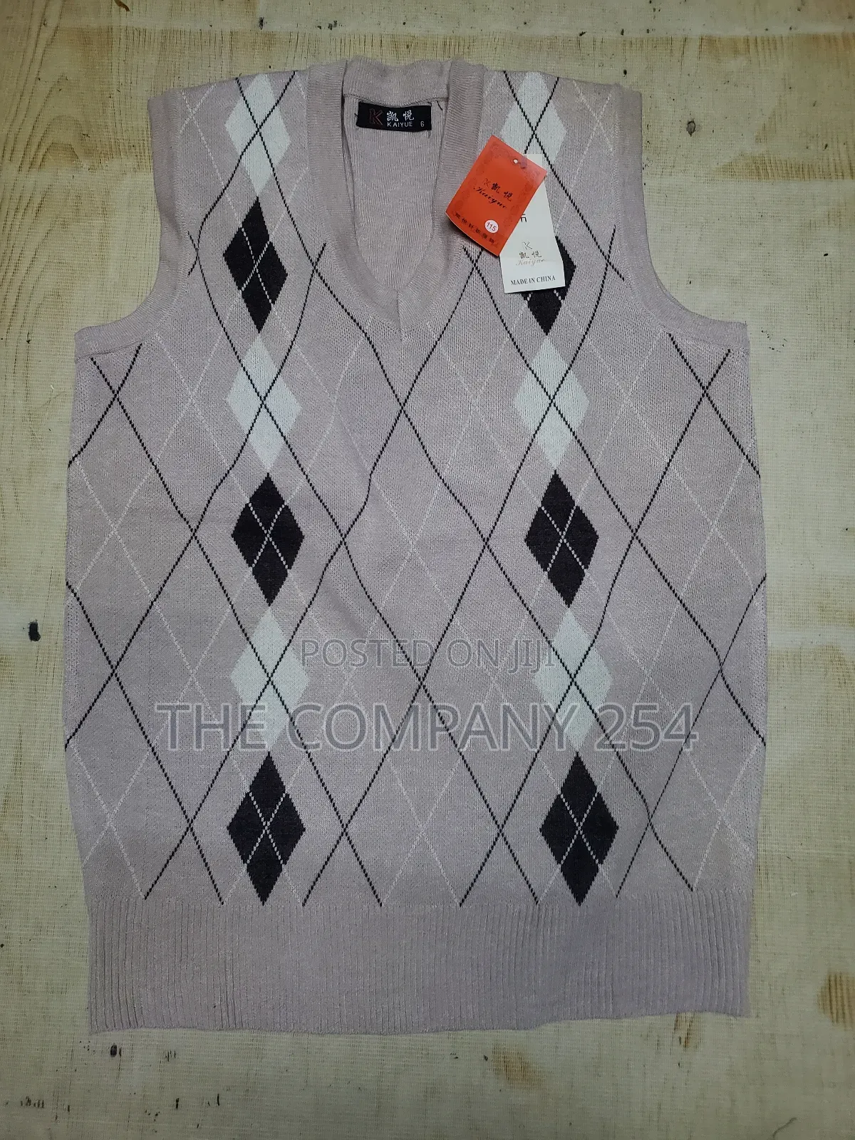 Quality Casual Men v Neck Half Sweat Available