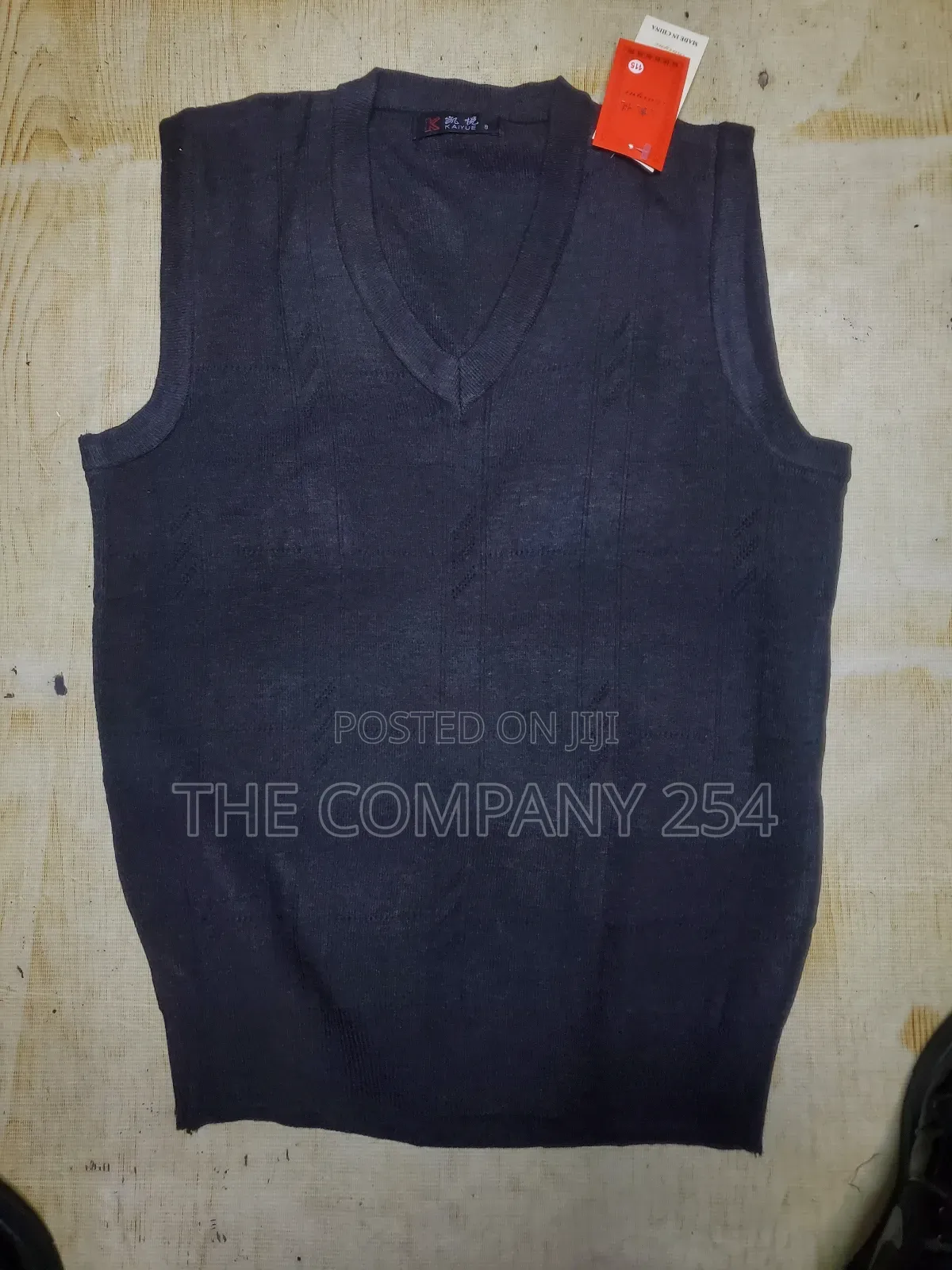 Quality Casual Men v Neck Half Sweat Available
