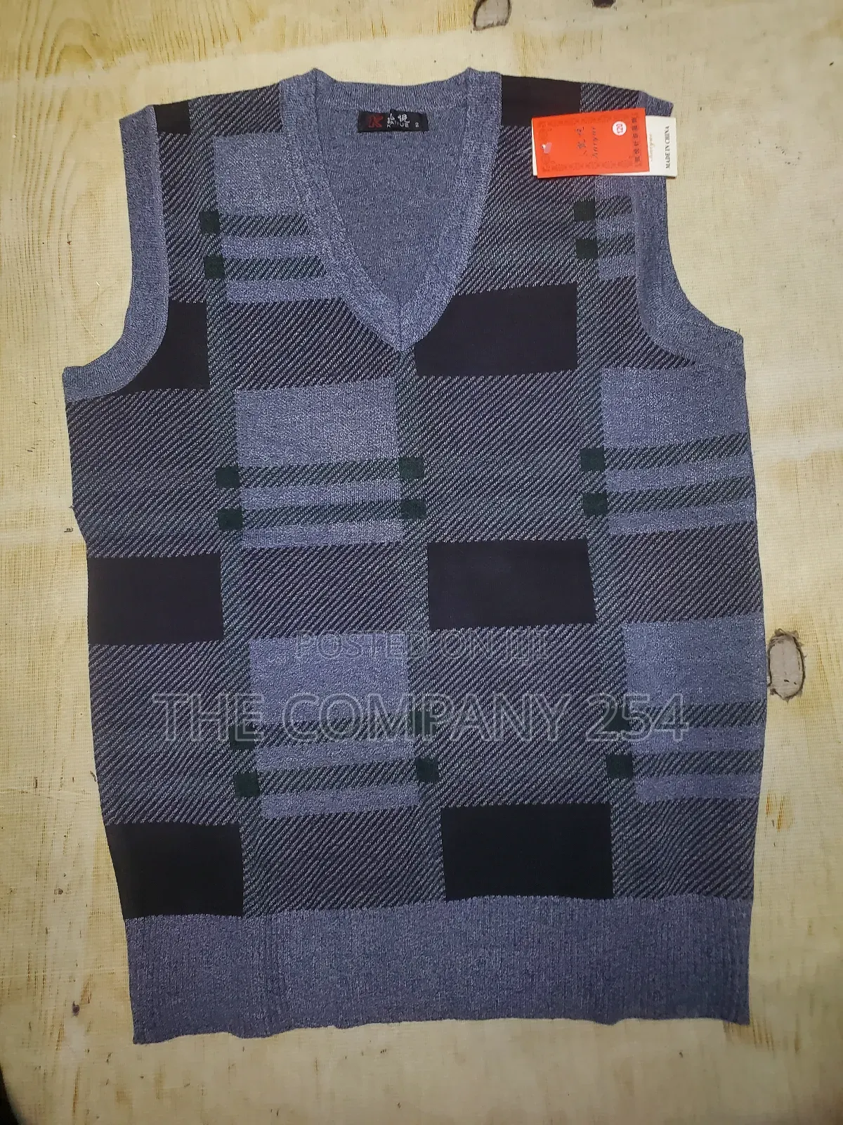 Quality Casual Men v Neck Half Sweat Available