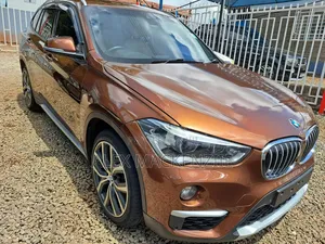 BMW X1 xDrive28i AWD 2016 Gold