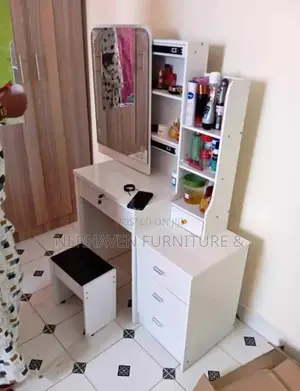 Dressing Table Designed for Maximum Organization
