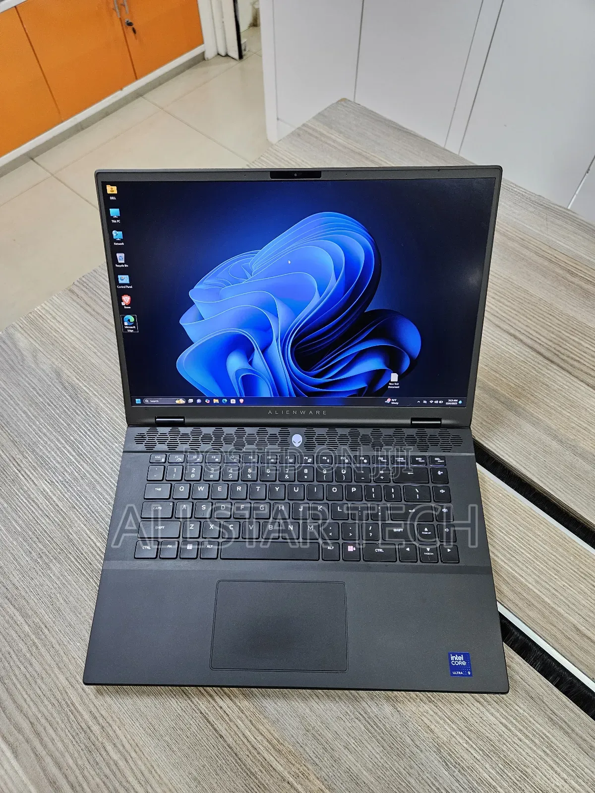 Laptop Dell Alienware M16 R2 32GB Intel Core Ultra 9 SSD 1T