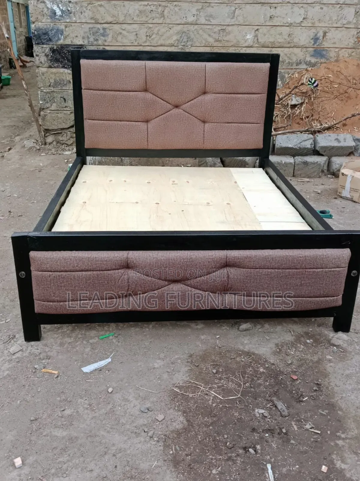 White Black Mocket Bed 4x6