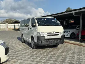 Toyota HiAce 2018