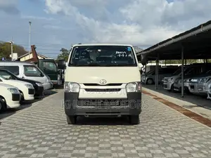 Toyota HiAce 2018