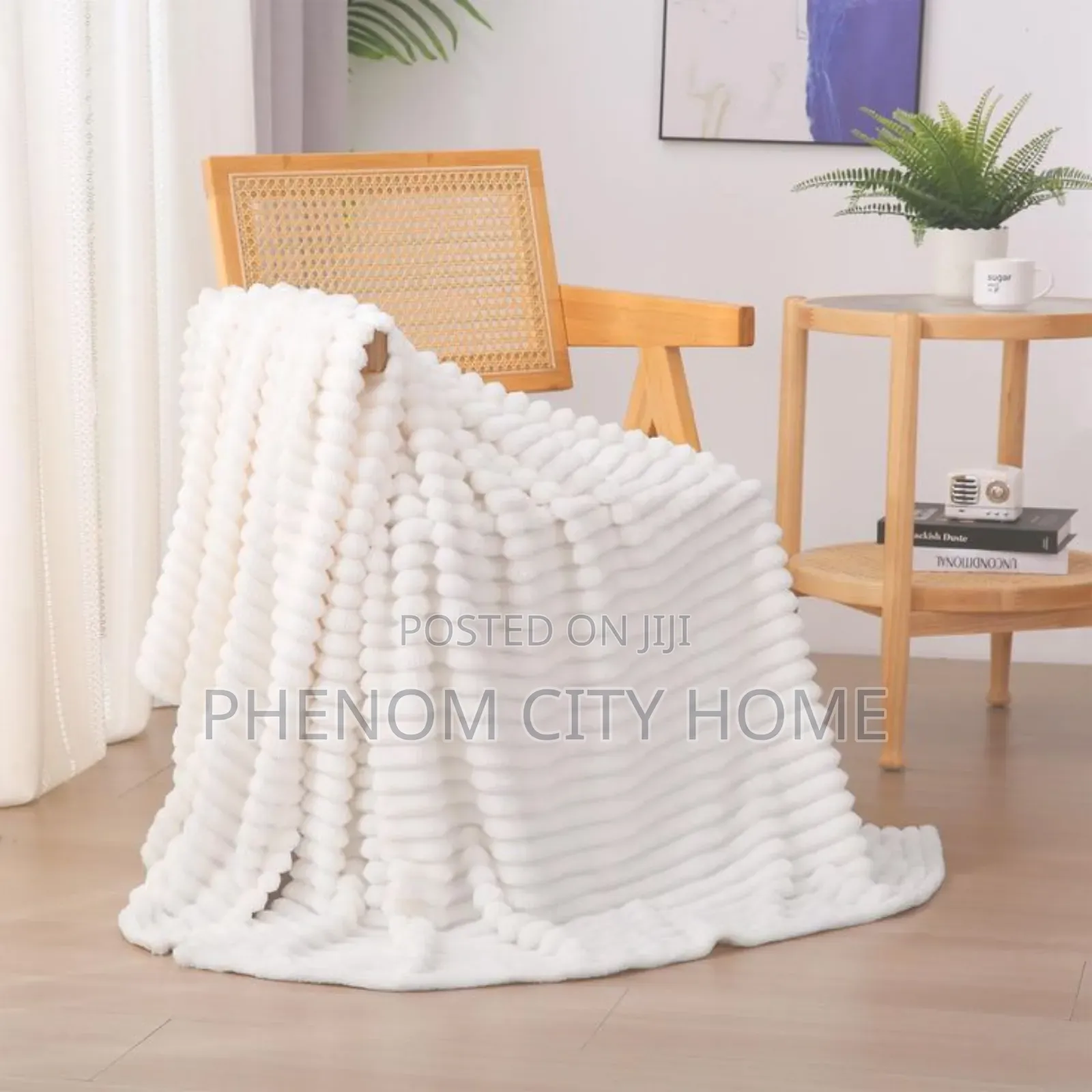 White Throwblanket for Couch and Bed
