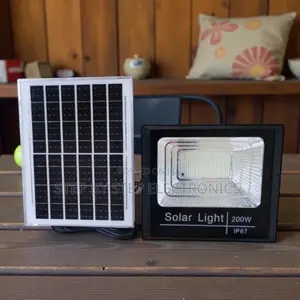 Heavy-Duty 200w Solar Flood Light Ip67 Waterproof Outdoor Use
