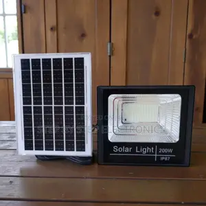Ip67 Waterproof 200w Solar Flood Light Lamp Hassle- Free Installation