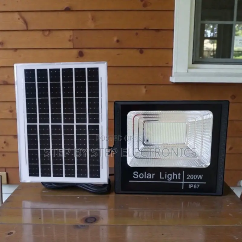 Reliable 200w Solar Flood Light Lamp Ip67 Waterproof for Compound Use