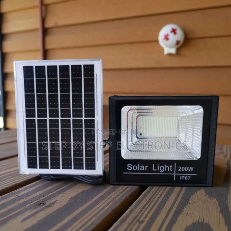 Light Sensor 200w Solar Flood Light Ip67 Waterproof Energy Efficient
