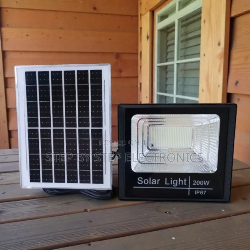200w Solar Flood Light Ip67 Waterproof Durable Garden Light