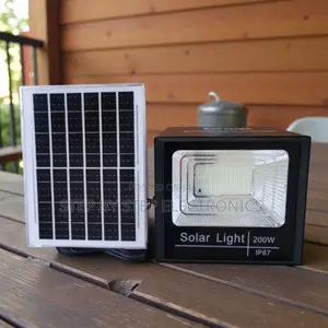 Energy Efficient 200w Solar Floodlight Ip67 Waterproof Remote Control