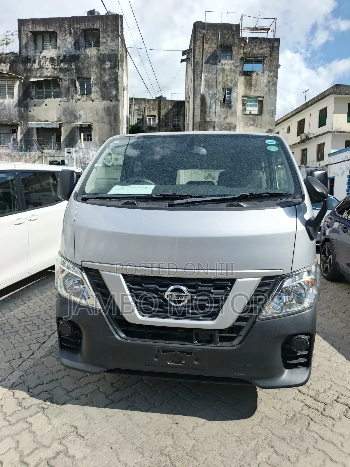 Nissan Caravan (Urvan) 2019 Silver