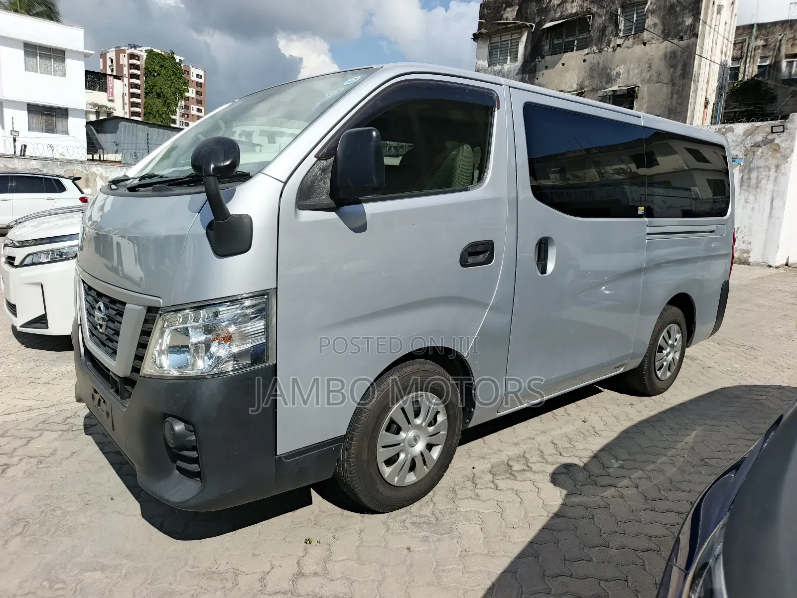 Nissan Caravan (Urvan) 2019 Silver
