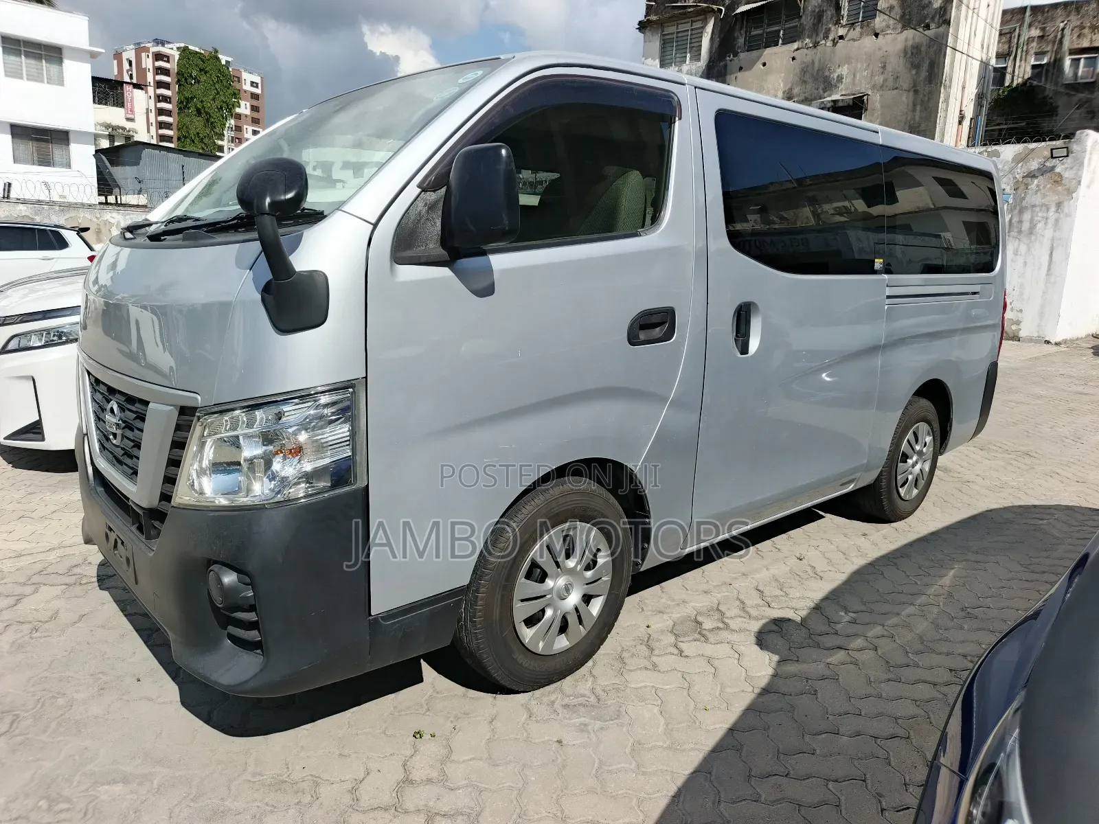 Nissan Caravan (Urvan) 2019 Silver