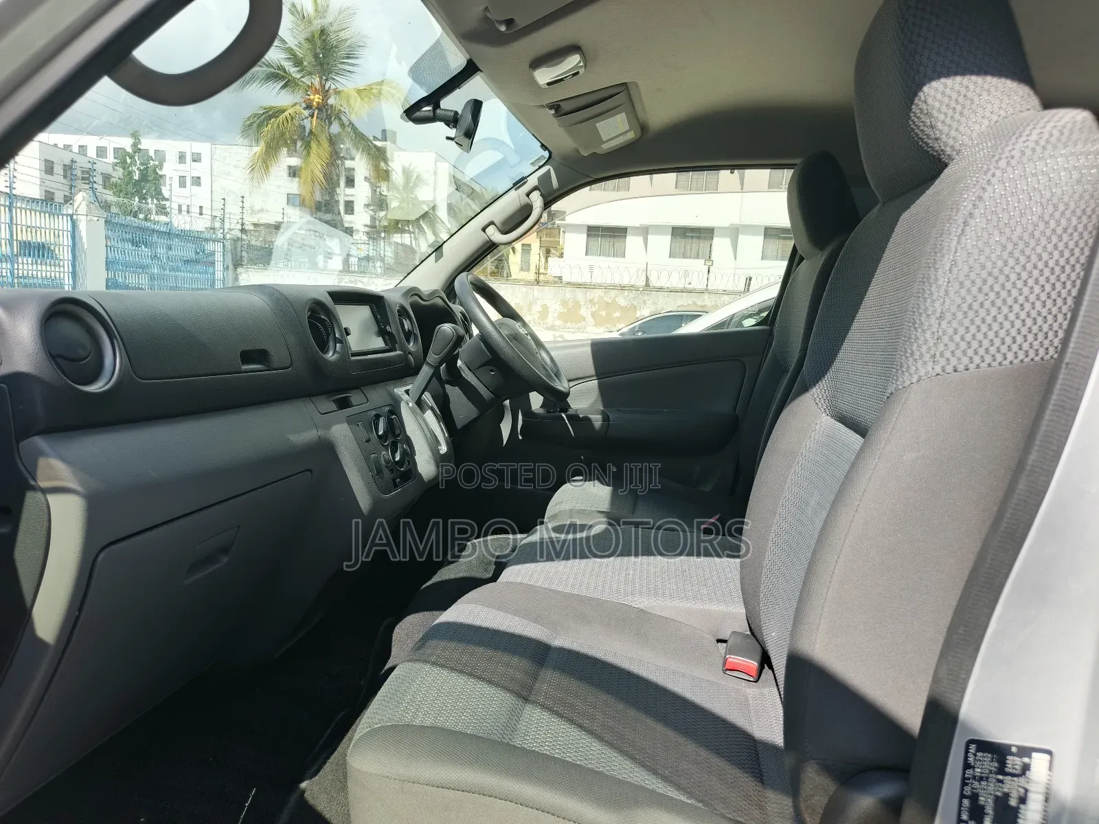 Nissan Caravan (Urvan) 2019 Silver