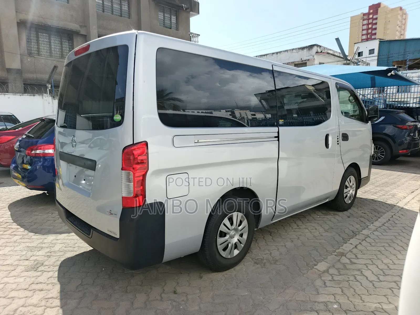Nissan Caravan (Urvan) 2019 Silver