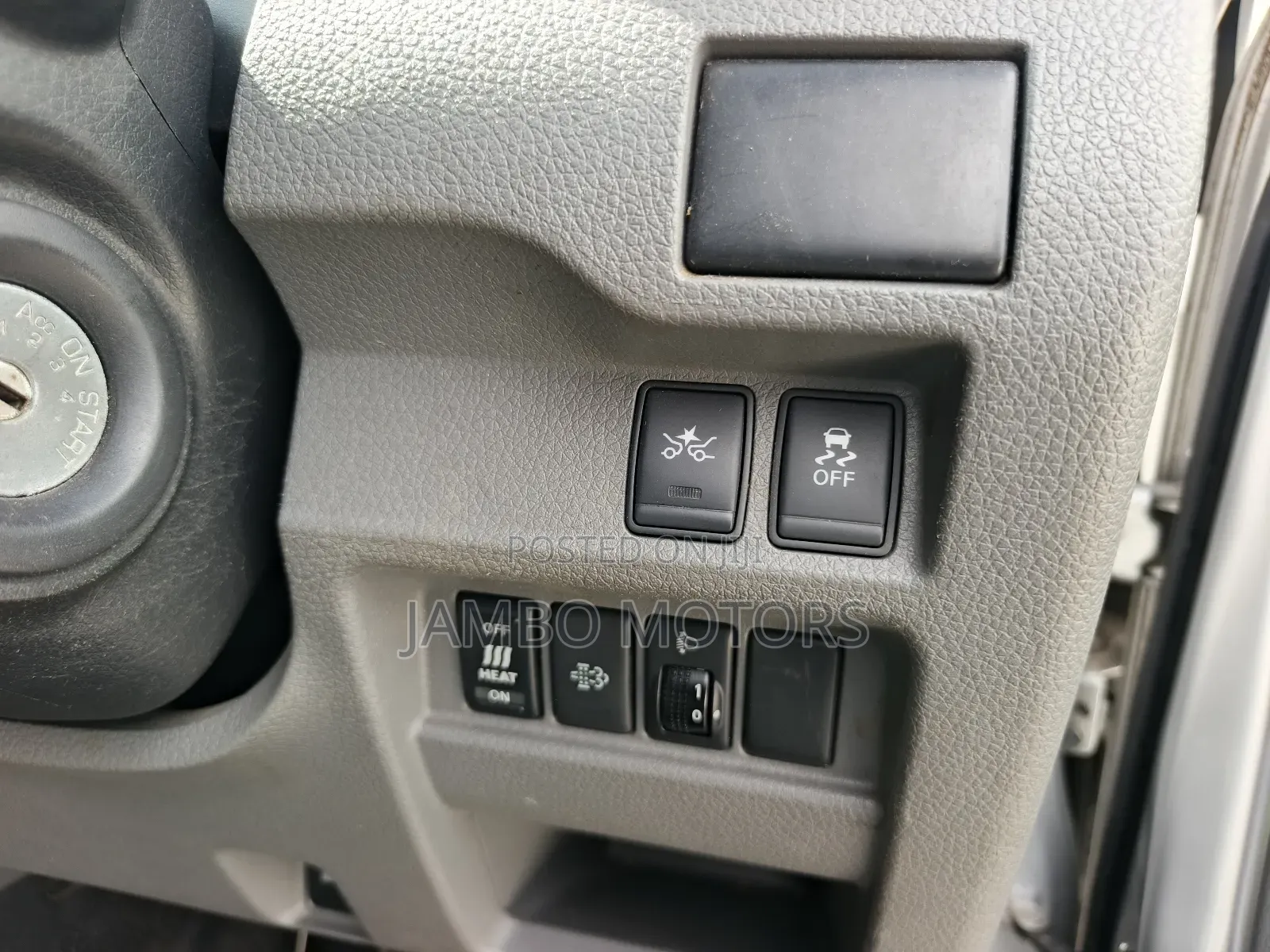 Nissan Caravan (Urvan) 2019 Silver