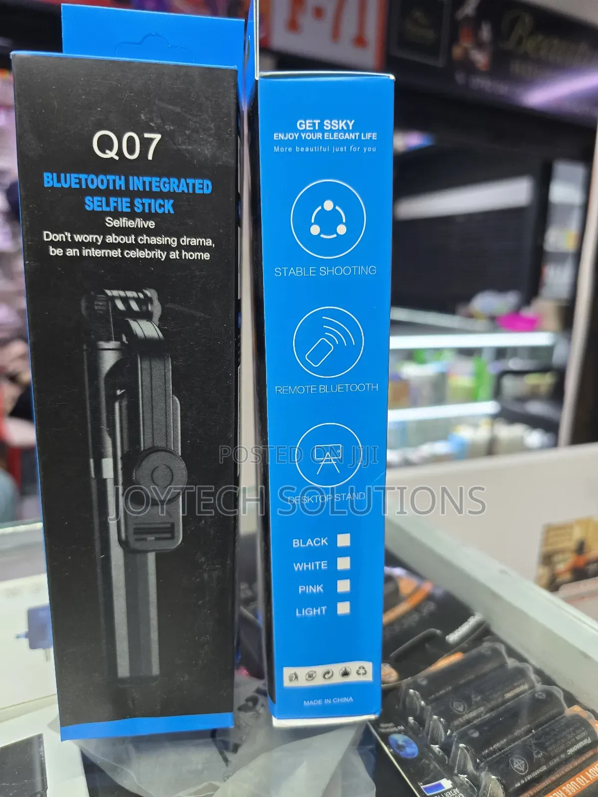 Q07 Tripod Selfie Stick With Bluetooth
