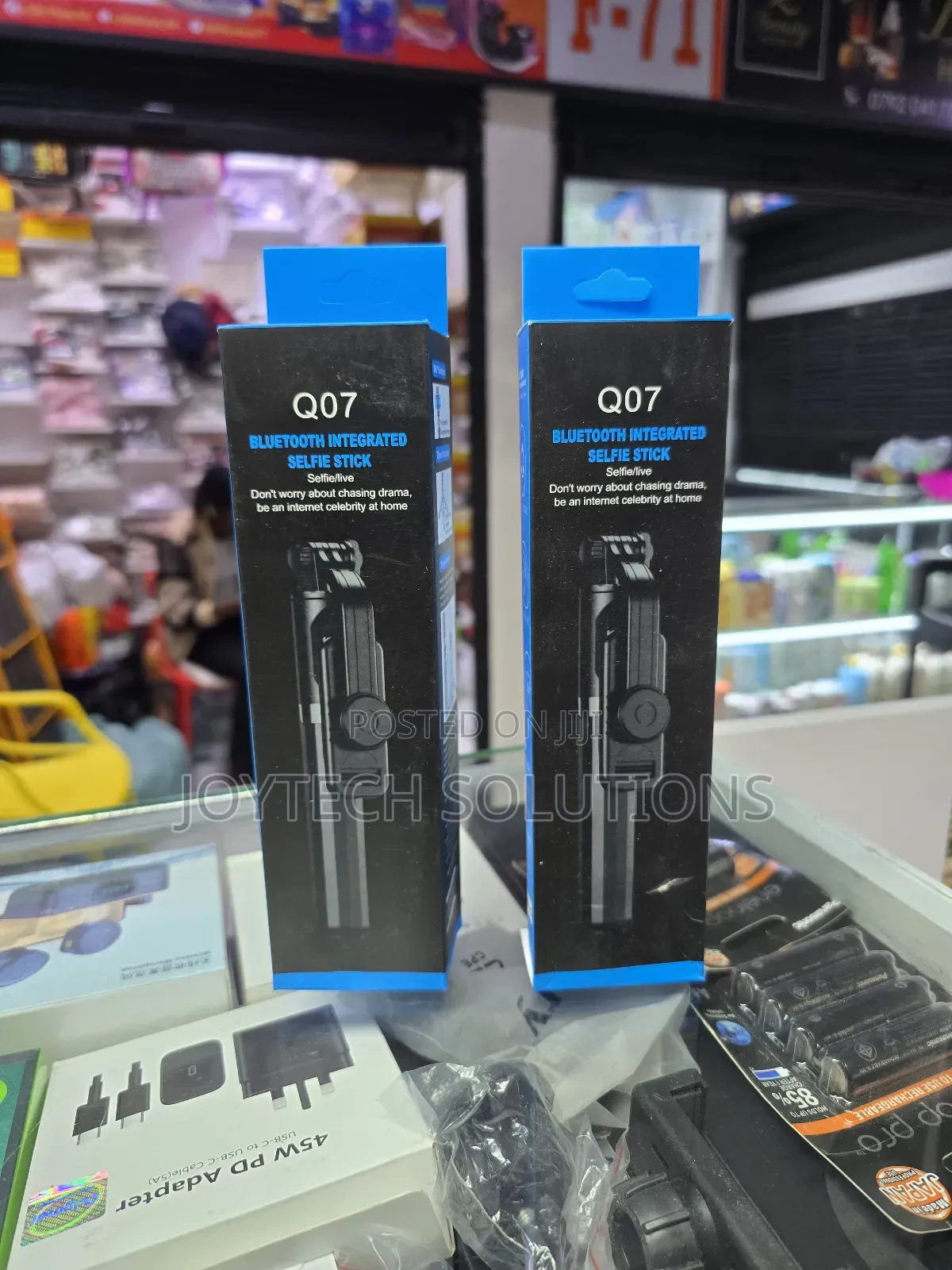 Q07 Tripod Selfie Stick With Bluetooth