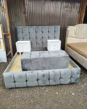 5x6 Grey Tufted Chester Bed Set