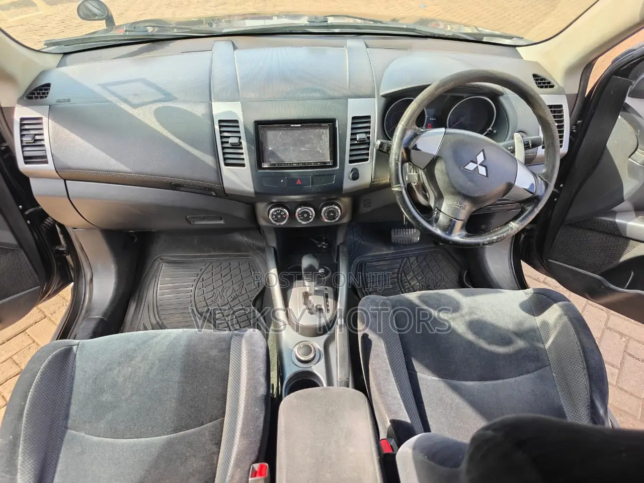 Mitsubishi Outlander 2011 Black