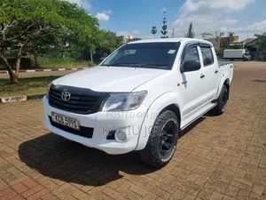Toyota Hilux 2014 White