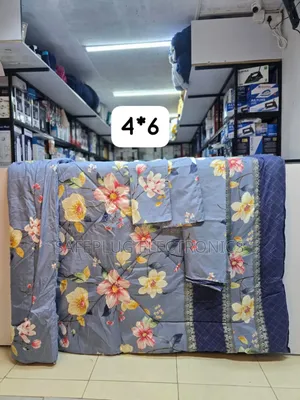 Quality Unbranded Floral Bedding - 5x6 Set W/ Pillowcases