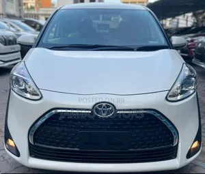 Toyota Sienta 1.5 FWD 2020 White