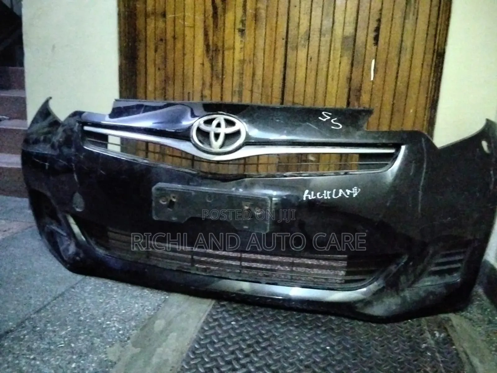 Front Bumper Ractis NSP 120