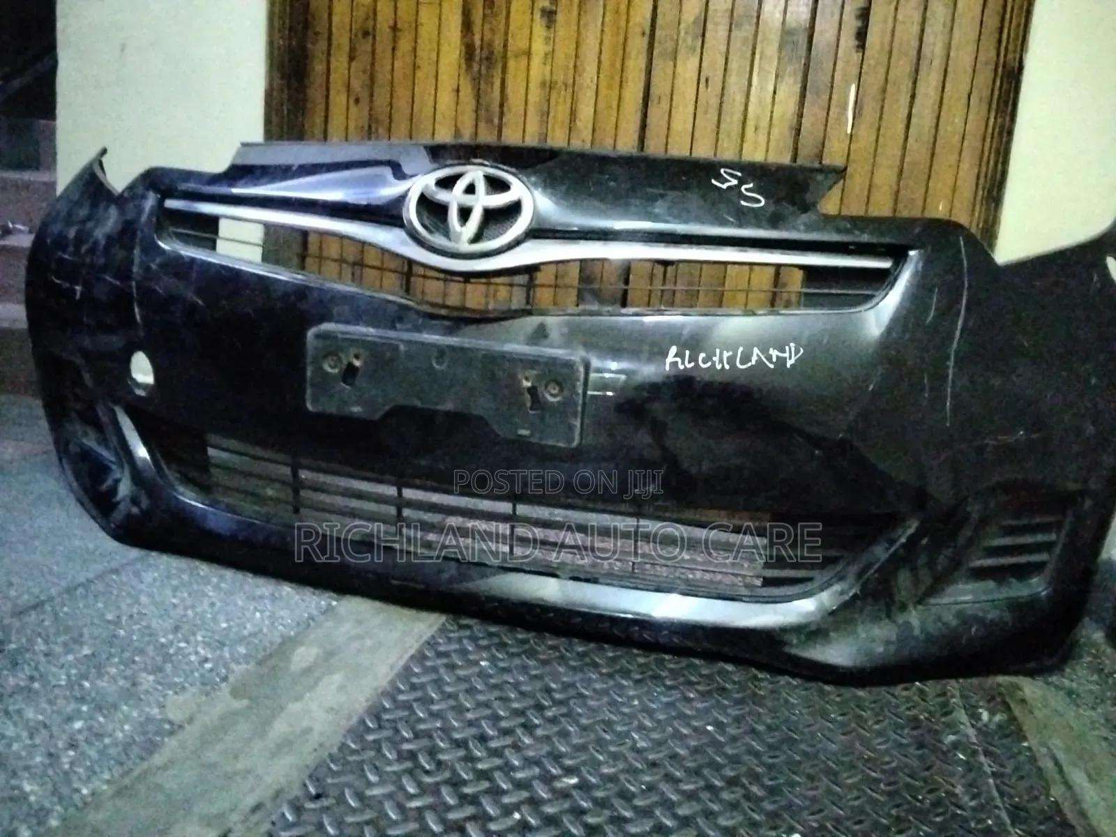 Front Bumper Ractis NSP 120
