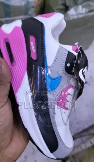Nike Air Max 90 Sneaker in Pink