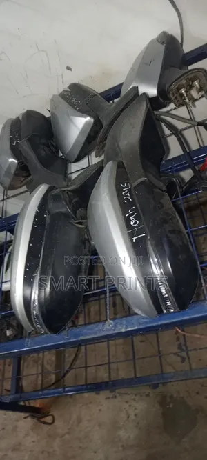 Toyota Noah 2015 Side Mirrors Available