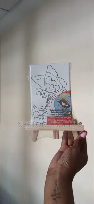 Canvas With Stand