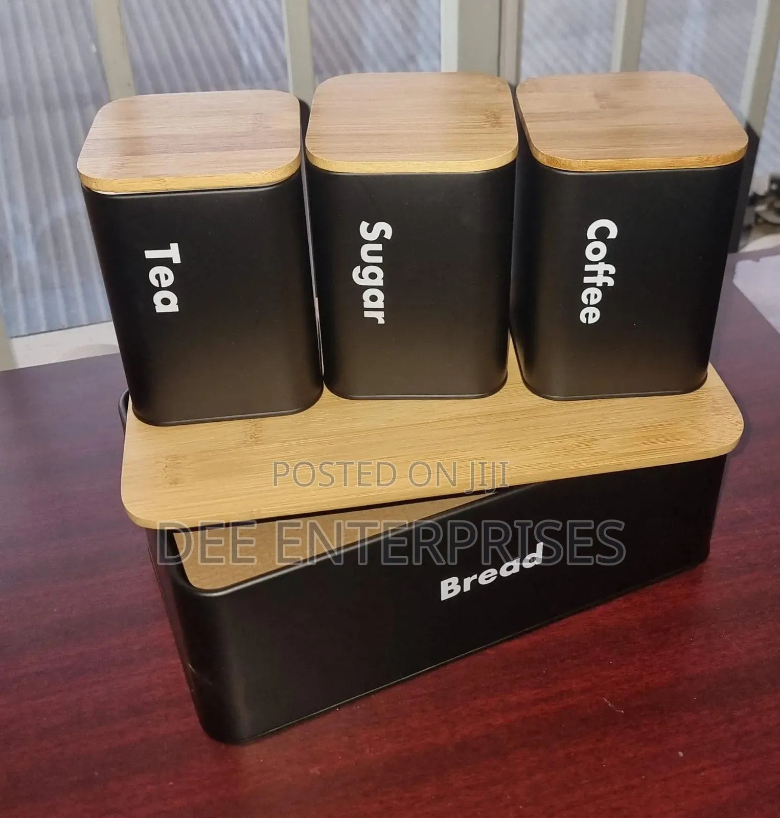 Bread Bin Plus 3x1300ml Canisters With Bamboo Lids